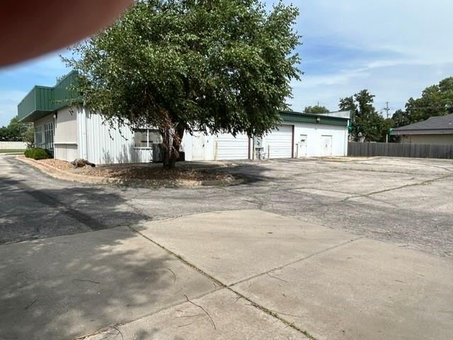 450 N Iowa Street — photo 20