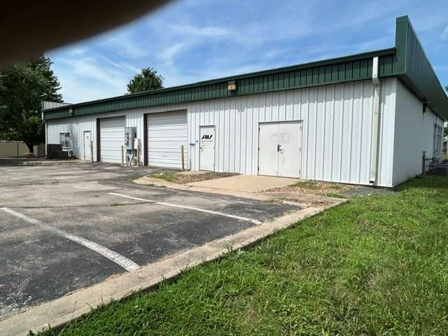450 N Iowa Street — photo 25