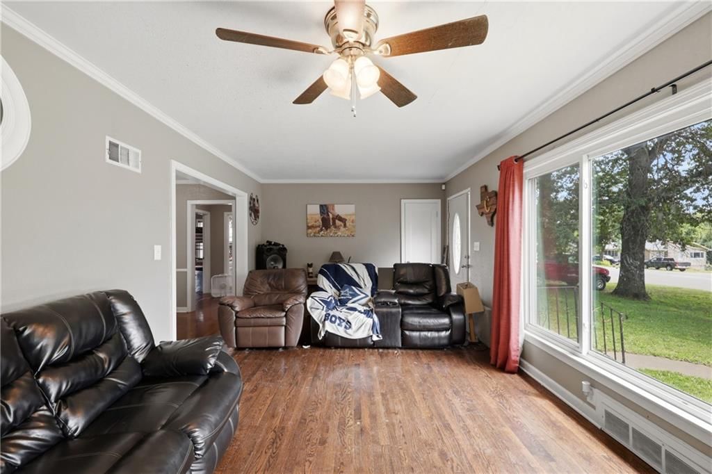 3321 Blue Ridge Boulevard — photo 3