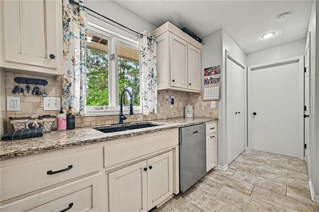 17503 Baxter Road — photo 19