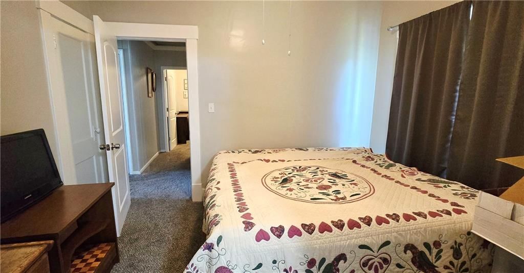 400 S Mount Carmel Road — photo 10