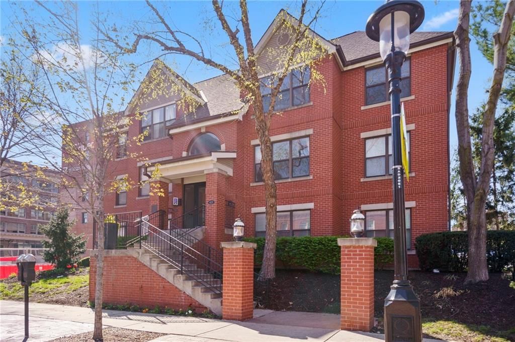 425 W 9th Street — photo 2