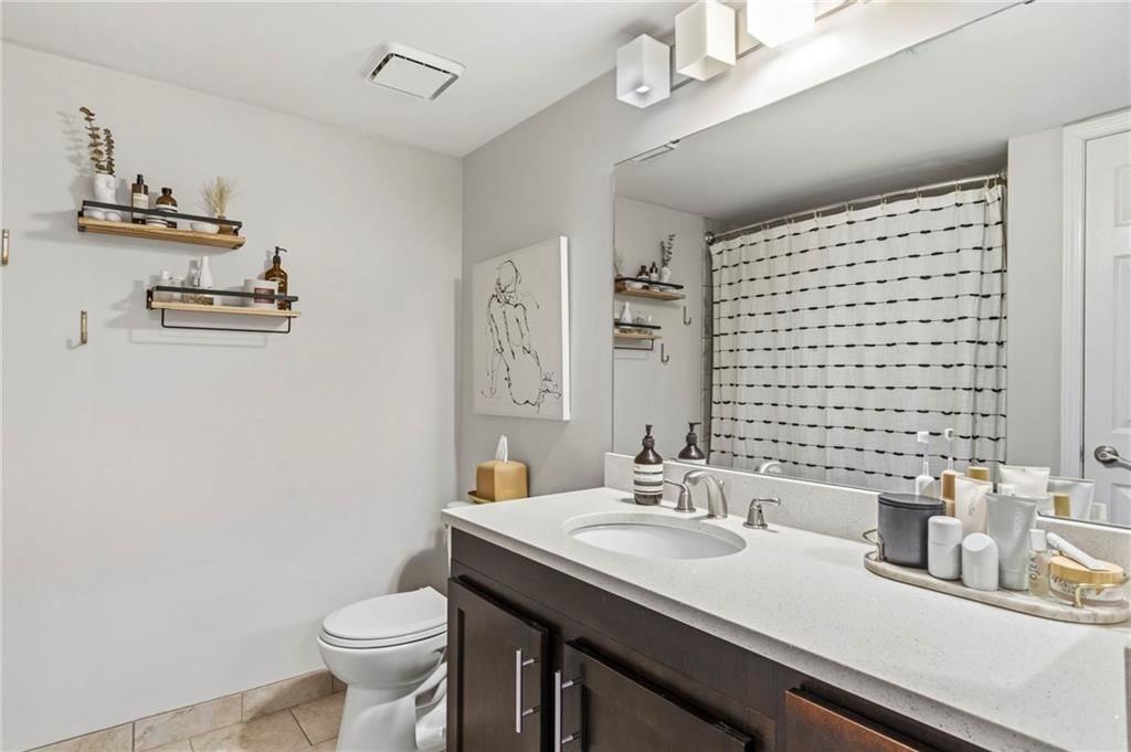 425 W 9th Street — photo 24