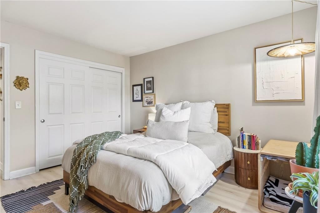 425 W 9th Street — photo 28