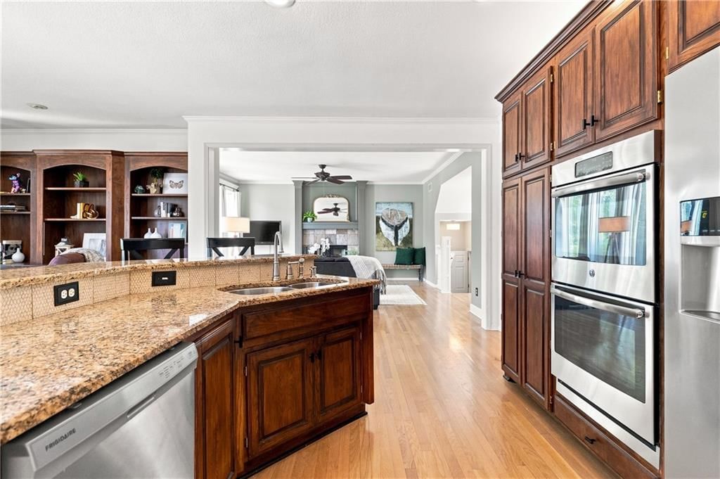 5308 W 161st Street — photo 18