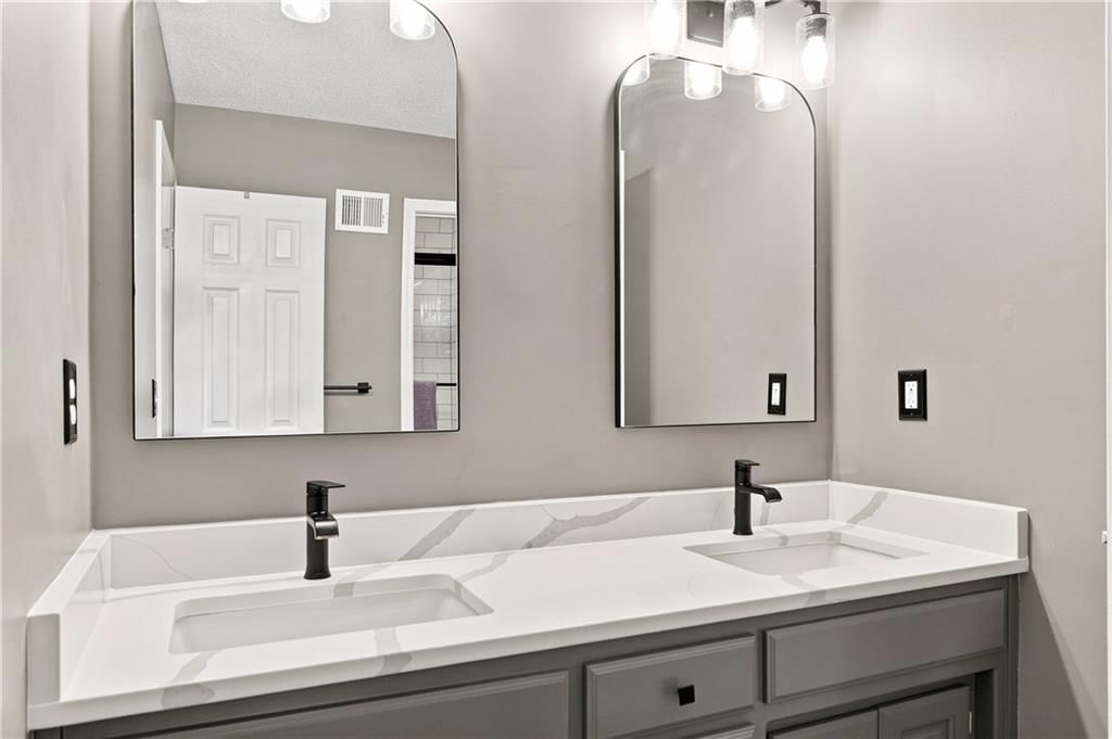 5308 W 161st Street — photo 34