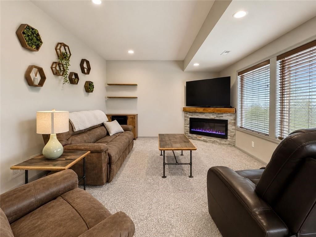 16030 Craig Street — photo 31