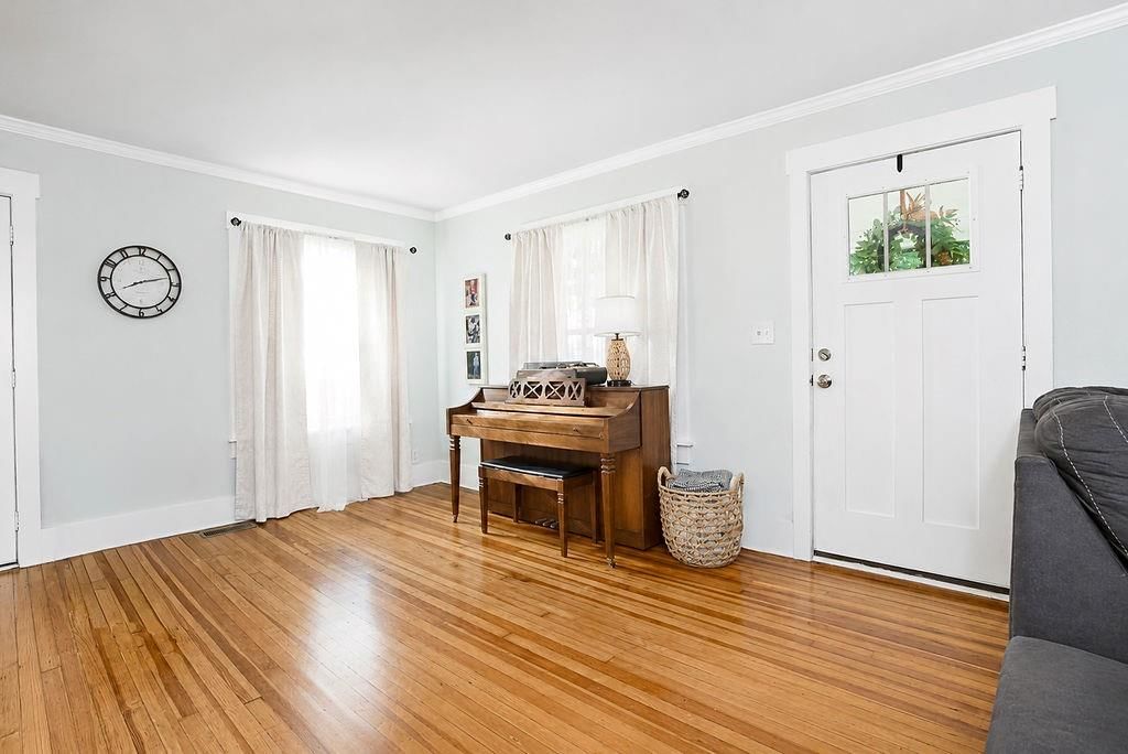 411 E Walnut Street — photo 6