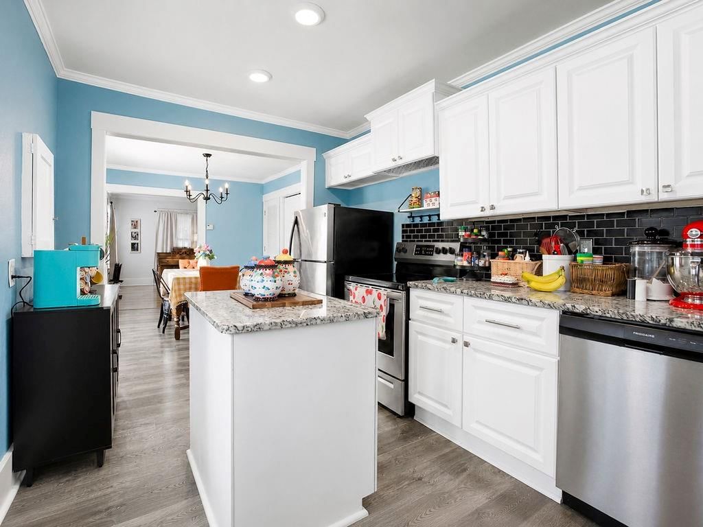 411 E Walnut Street — photo 10