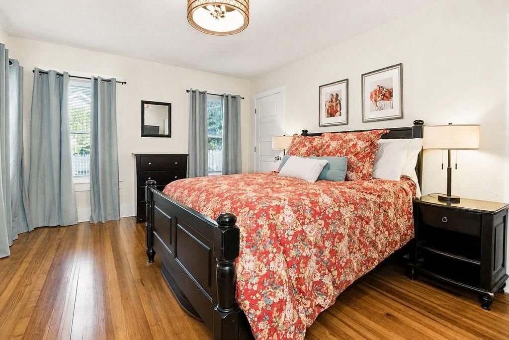 411 E Walnut Street — photo 21