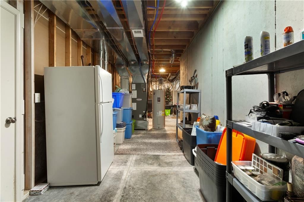 1112 SW Crabtree Circle — photo 34
