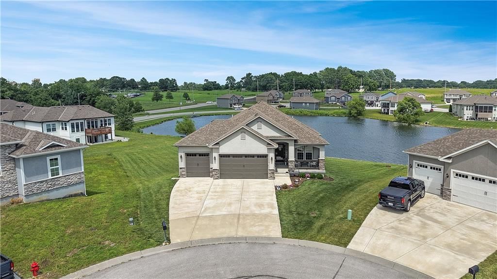 1112 SW Crabtree Circle — photo 43