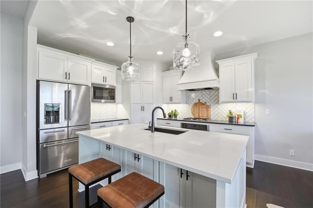 17404 Richards Street, Overland Park, KS