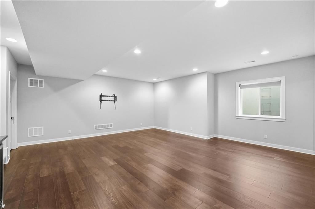 17404 Richards Street — photo 35