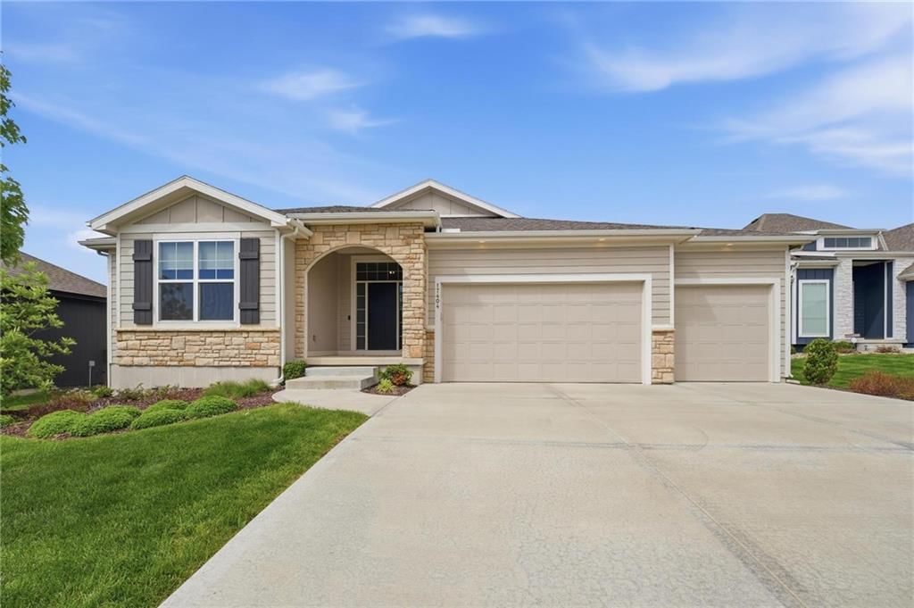 17404 Richards Street — photo 44