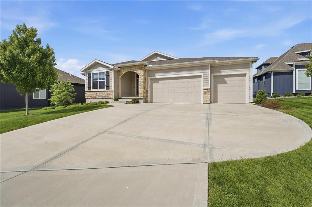 17404 Richards Street — photo 47