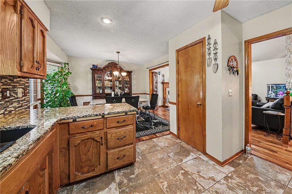 4123 N Troost Avenue — photo 11