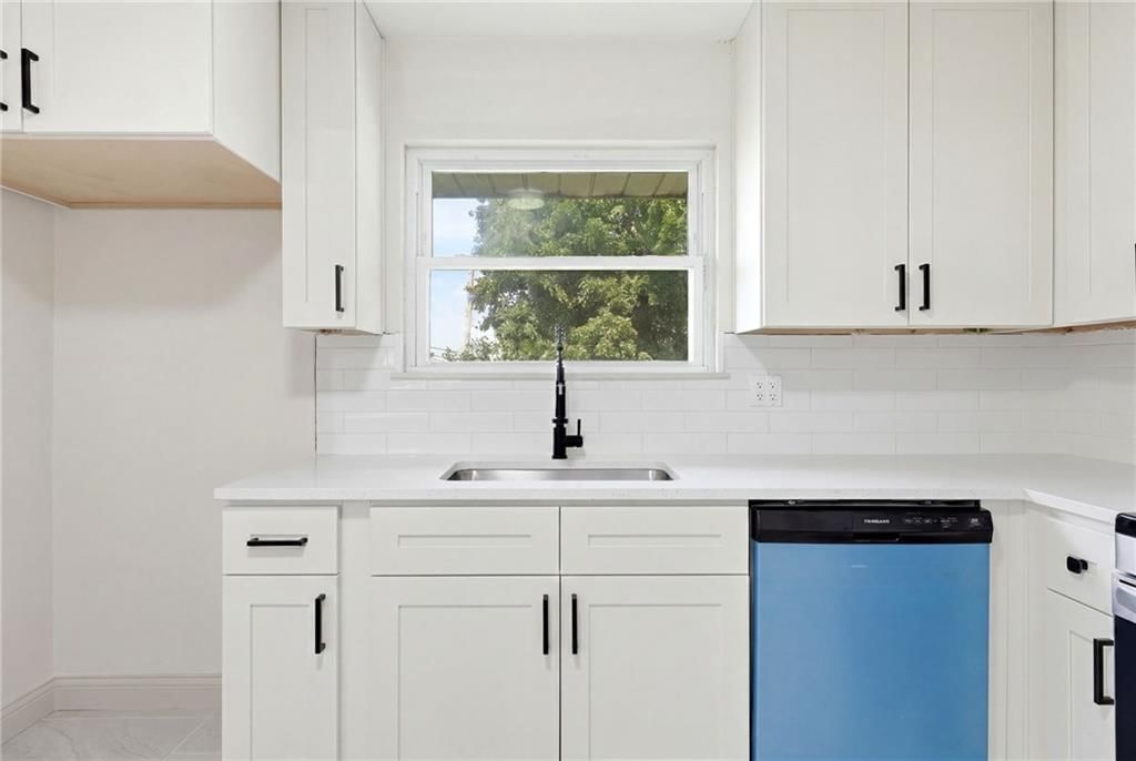 4142 N Lister Avenue — photo 16