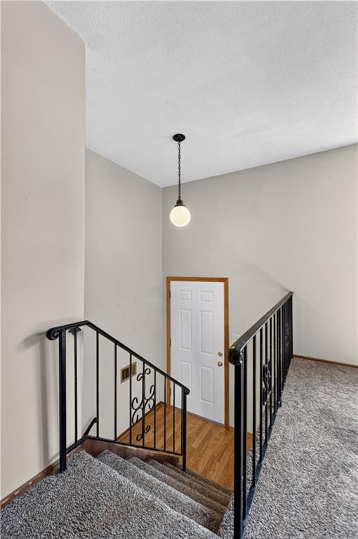1021 Canterbury Road — photo 4