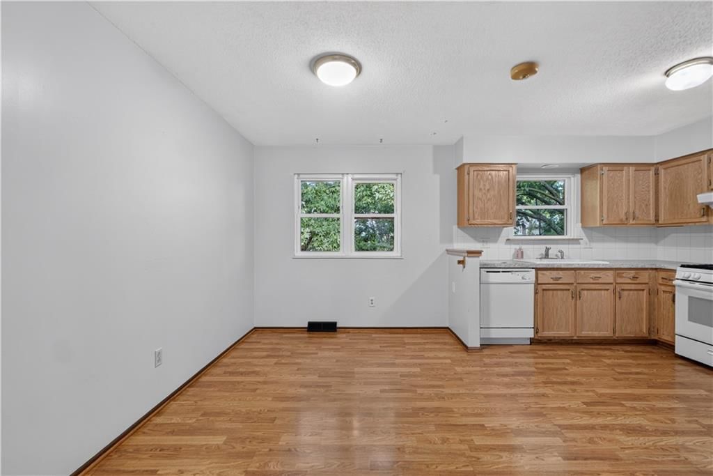 1021 Canterbury Road — photo 9