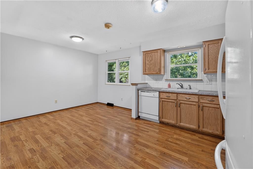 1021 Canterbury Road — photo 11