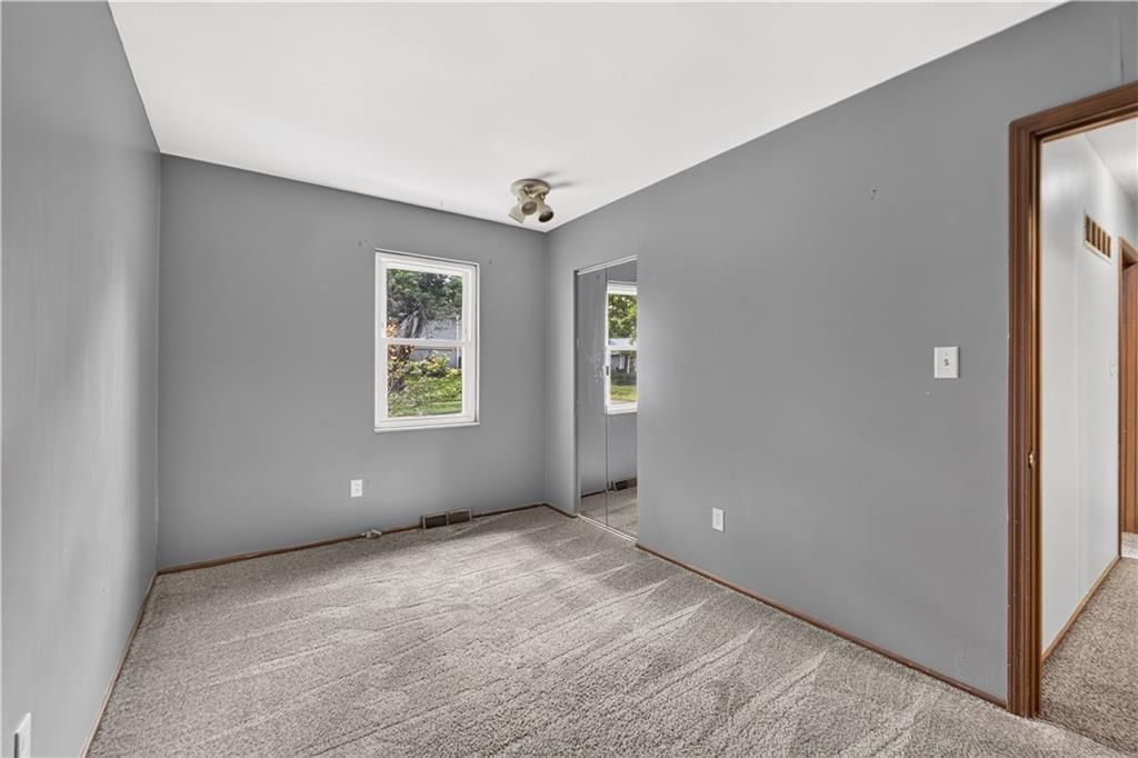 1021 Canterbury Road — photo 24