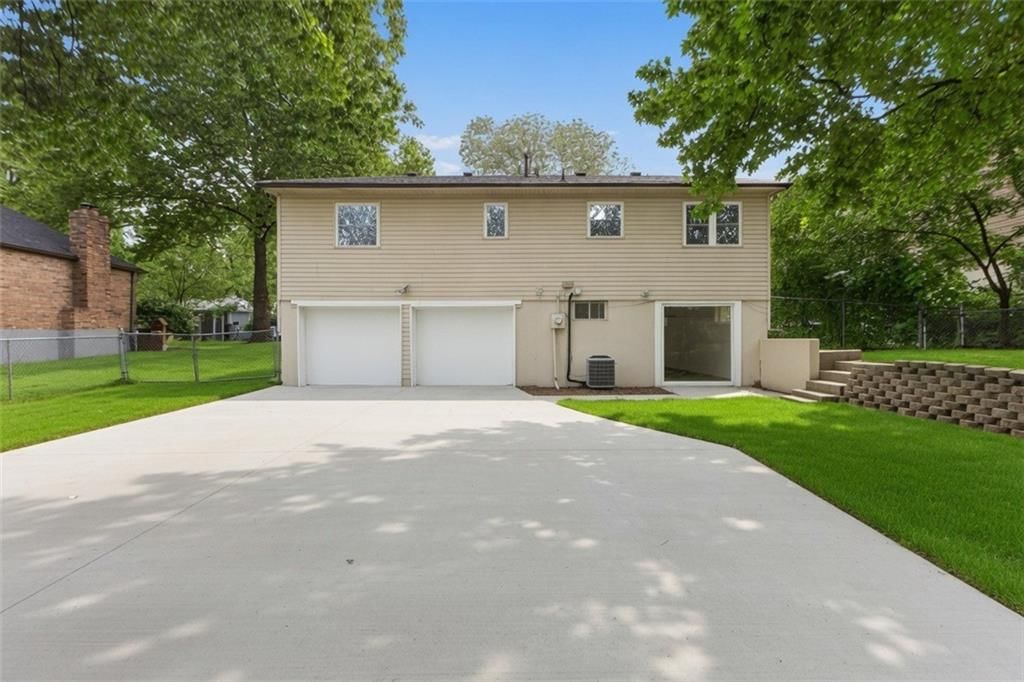 1021 Canterbury Road — photo 32