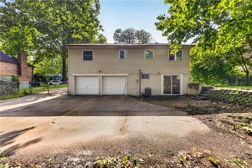 1021 Canterbury Road — photo 33