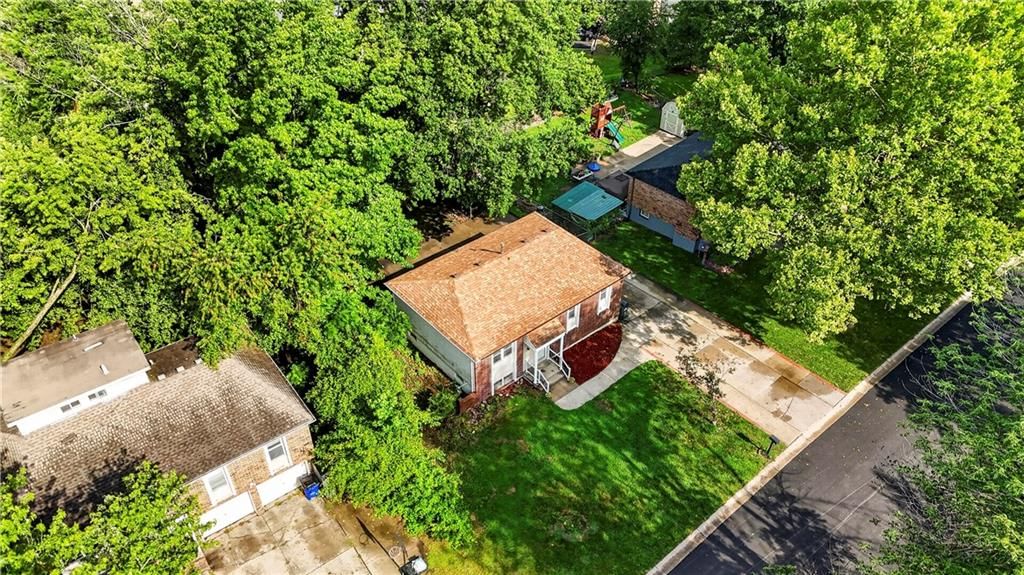 1021 Canterbury Road — photo 34