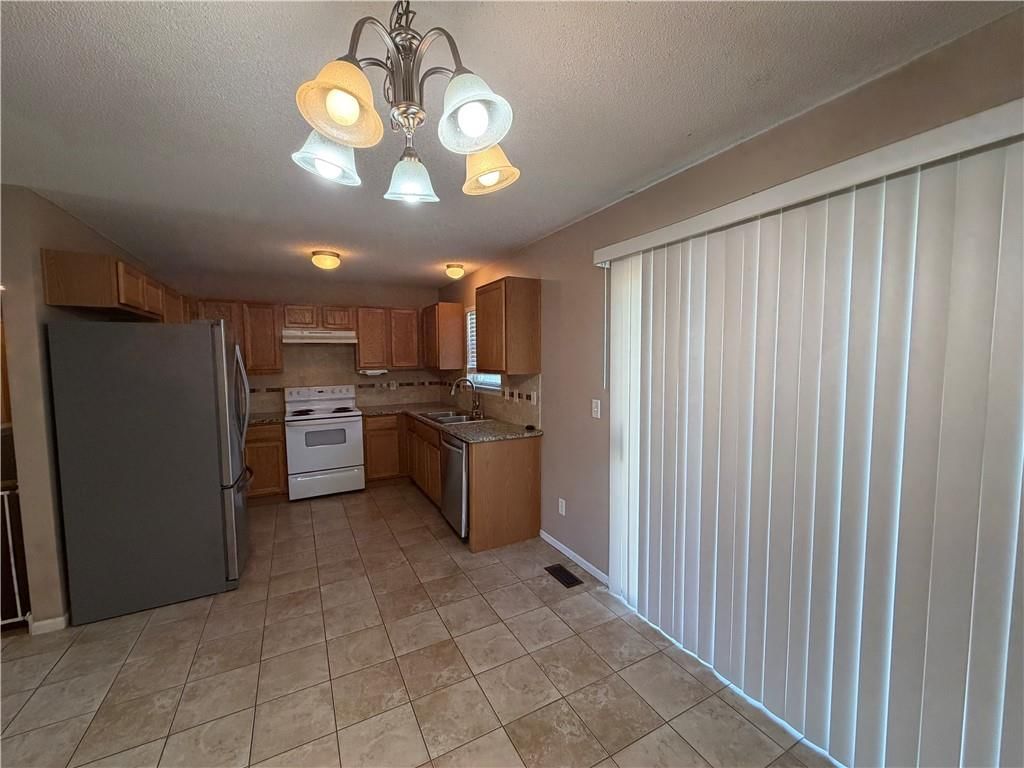 17300 Jennifer Street — photo 6