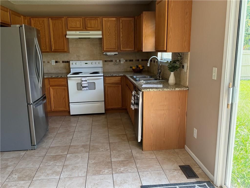 17300 Jennifer Street — photo 7