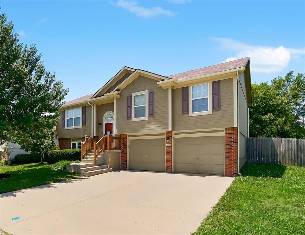 421 Golfview Drive — photo 2