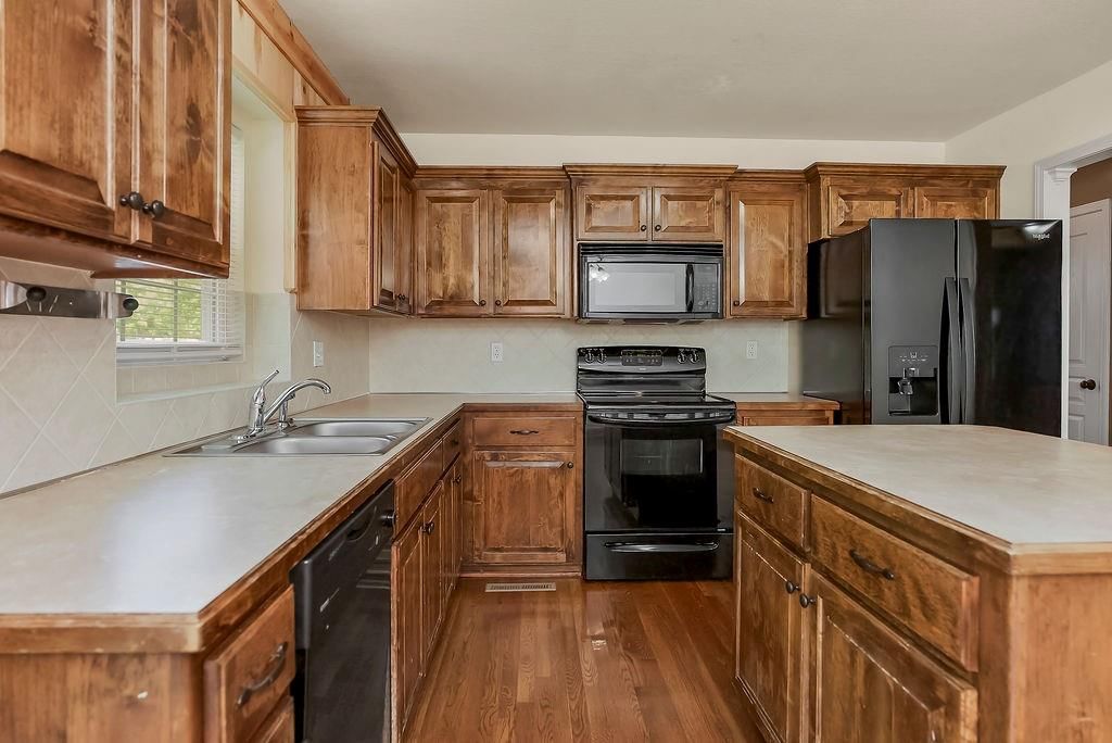 421 Golfview Drive — photo 9