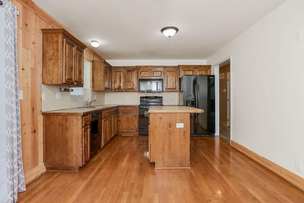 421 Golfview Drive — photo 11