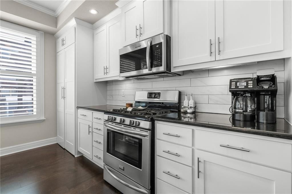 115 E 30th Street — photo 18