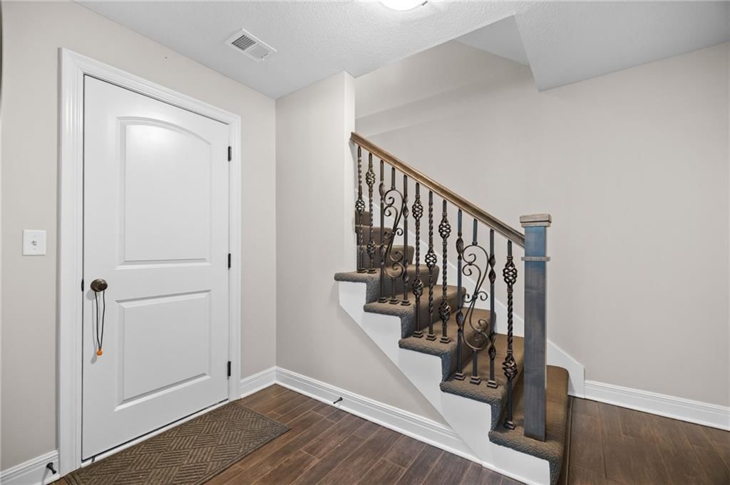 115 E 30th Street — photo 38