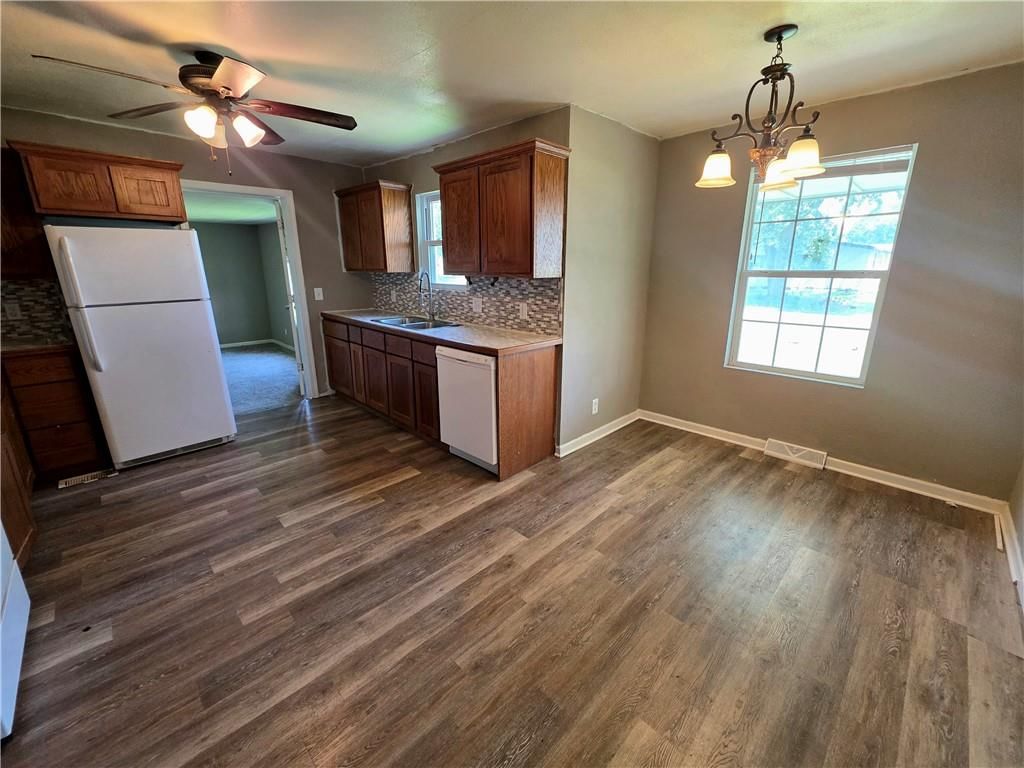 202 S 7th Street — photo 3