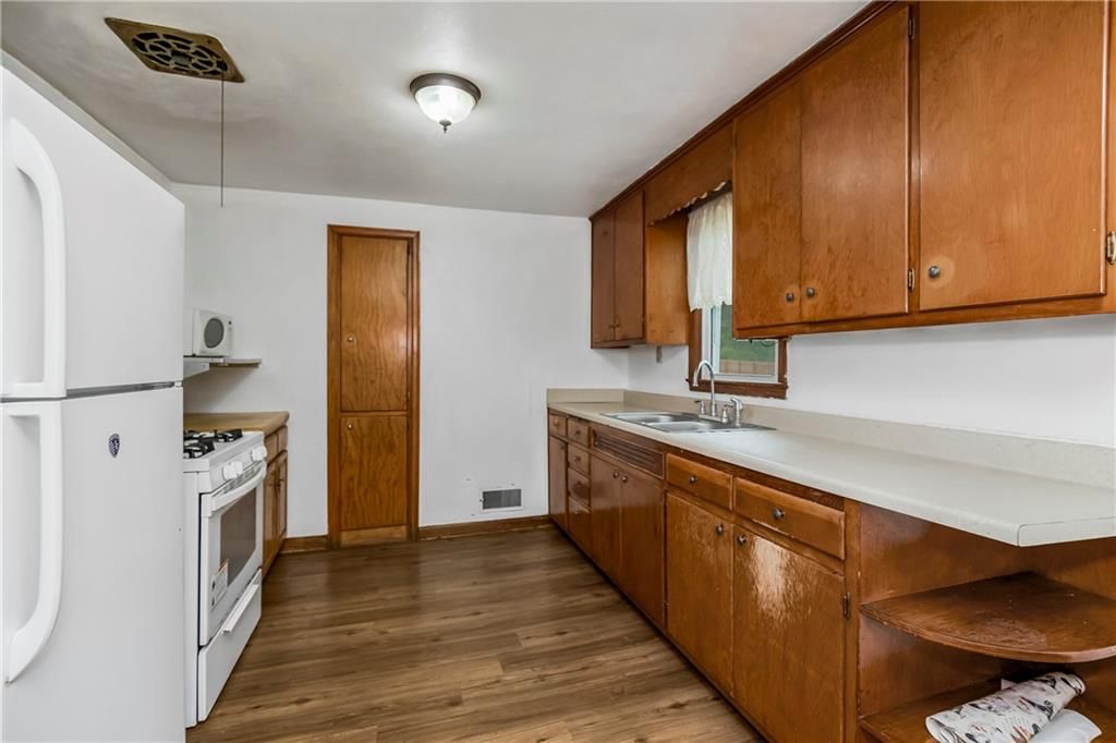 6216 YECKER Avenue — photo 5