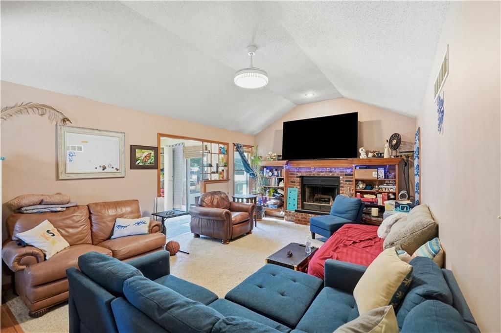 1108 Brook Court — photo 4
