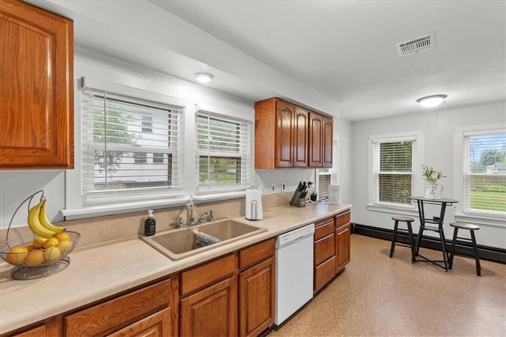 340 W 3rd Street — photo 9