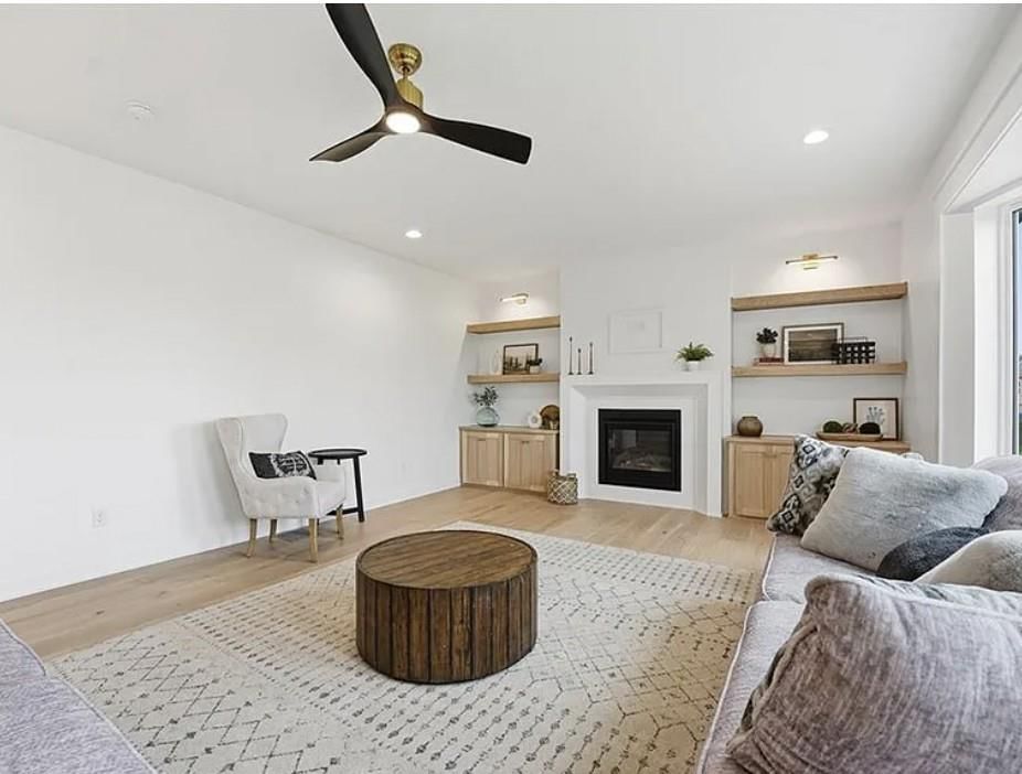 10304 N Oakland Avenue — photo 9