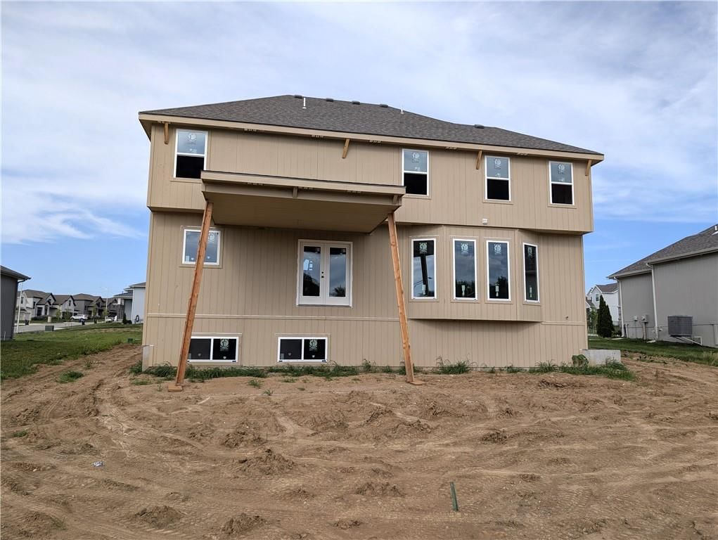 10304 N Oakland Avenue — photo 15
