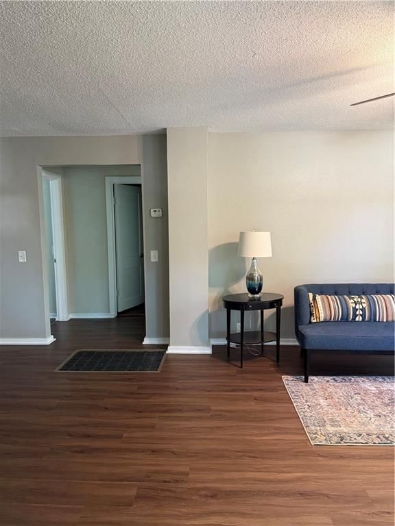 1413 W 4th Street — photo 4
