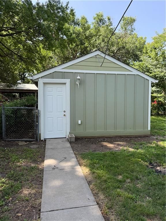 1413 W 4th Street — photo 30