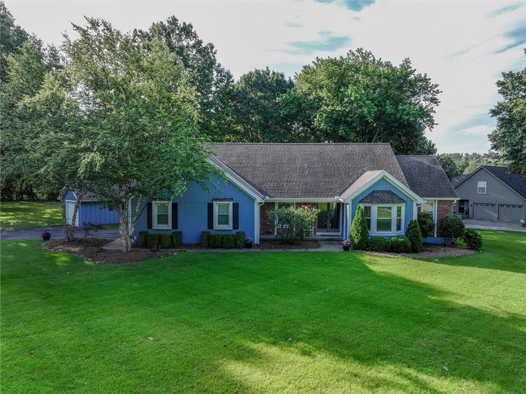 15915 Riggs Road, Stilwell, KS