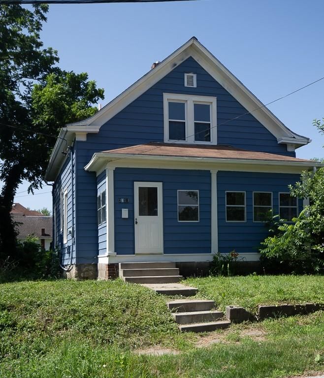 2203 E 37 Street — photo 2