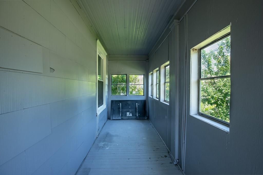 2203 E 37 Street — photo 5