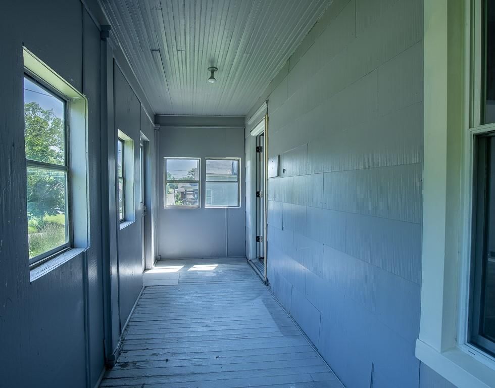 2203 E 37 Street — photo 6