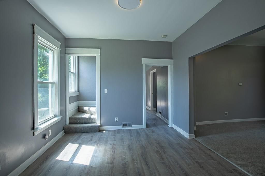 2203 E 37 Street — photo 12