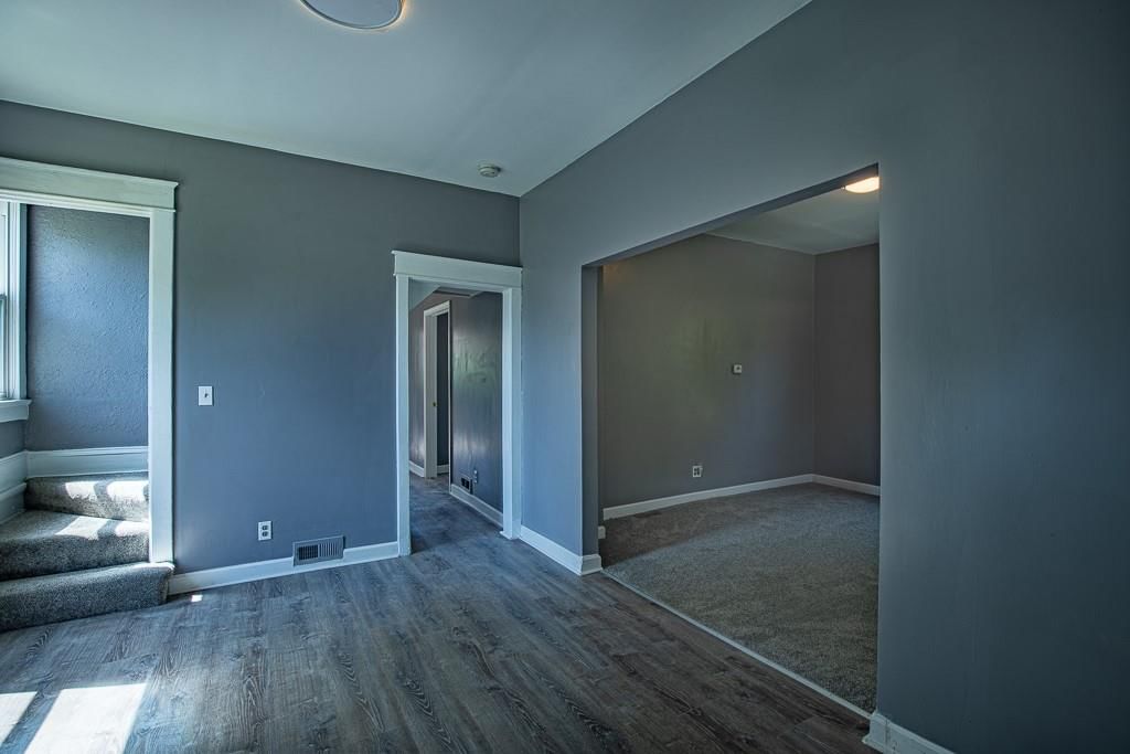 2203 E 37 Street — photo 13